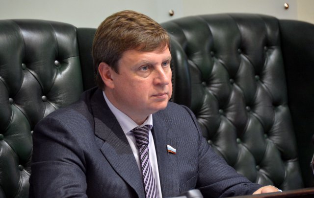 В Законодательном Собрании прошли публичные слушания областного бюджета на 2016 год-03