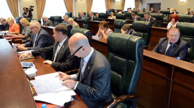 Областной парламент провел завершающее весеннюю сессию пленарное заседание-news_09.07.15_7_big Областной парламент провел завершающее весеннюю сессию пленарное заседание-news_09.07.15_7_big