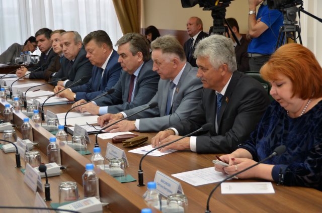 Встреча членов Комиссии Парламентского Собрания Союза Беларуси и России и депутатов Законодательного Собрания. 20 мая 2016 года-dsc_7319