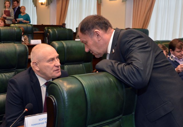 В Законодательном Собрании прошли публичные слушания областного бюджета на 2016 год-06