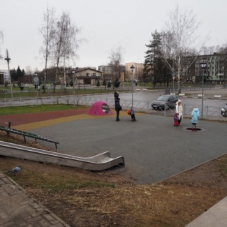 В Конаково устанавливают новые детские игровые площадки, ремонтируют дороги и благоустраивают территории