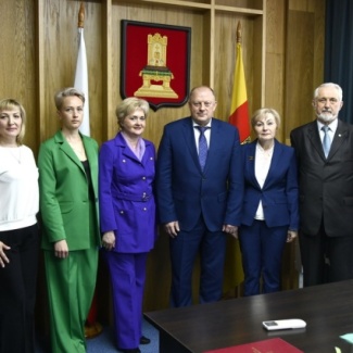 Сергей Голубев вручил награды Законодательного Собрания медицинским сестрам учреждений здравоохранения Верхневолжья