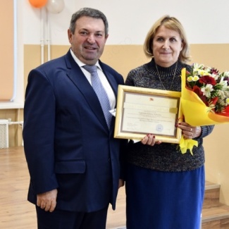 Заслуженному педагогу – высокая награда