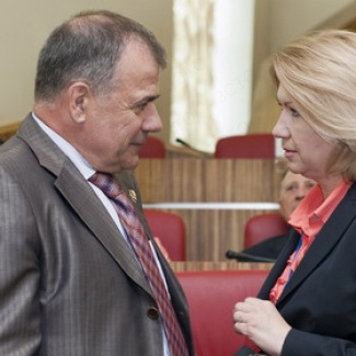 Уметь работать с обращениями граждан