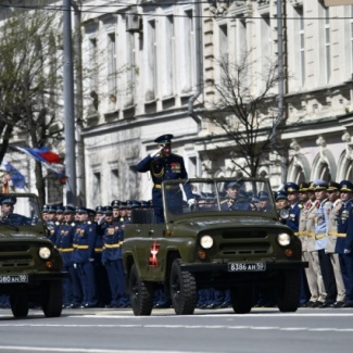 В Твери в День Победы состоялось торжественное прохождение войск Тверского территориального гарнизона