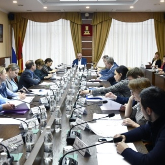 Комитет по транспорту и ЖКК рассмотрел вопрос об областном бюджете