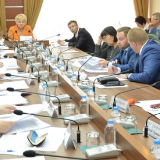 Комитет рассмотрел вопросы о назначении выборов губернатора и депутатов областного Заксобрания