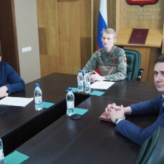 Комитет Государственной Думы по молодёжной политике провёл заседание круглого стола на тему «Роль наставничества участников СВО в патриотическом воспитании и социализации детей и молодёжи»