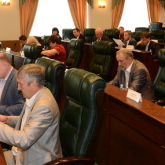 Комитеты готовятся к пленарному заседанию