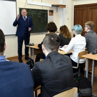 Депутаты встретились с учителями и школьниками