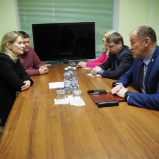 Депутаты и волонтёры налаживают связи