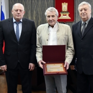 Сергей Голубев поздравил с 80-летием Юрия Краснова