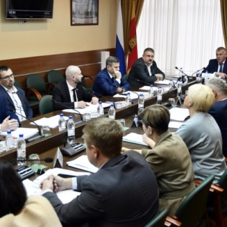 Состоялось заседание постоянного комитета по транспорту и жилищно-коммунальному комплексу