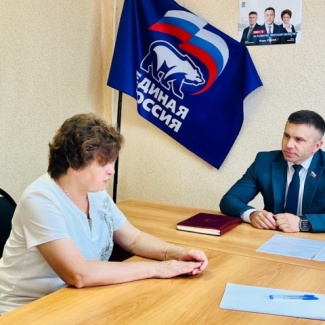 Депутаты Законодательного Собрания проводят приёмы в своих округах