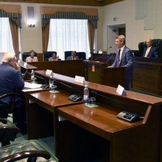 На заседании комитета по бюджету и налогам рассмотрели законопроект о внесении изменений в областной бюджет