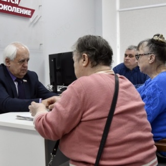 Депутатские приёмы - надёжный канал связи с жителями региона
