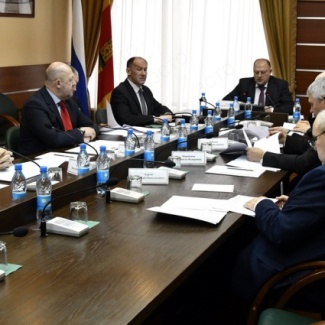 В областном парламенте состоялось первое заседание рабочей группы по реализации Послания Президента РФ