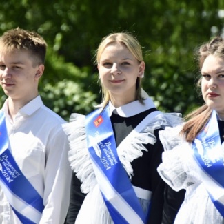 В Тверской области проходят праздники «Последнего звонка» для выпускников школ