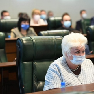 Законодательное Собрание внесло изменения в закон о бюджете регионального ТФОМС на текущий год