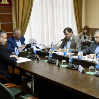 Комитет по транспорту и ЖКК провёл очередное заседание