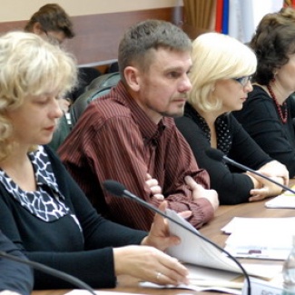 В областном парламенте обсудили меры поддержки многодетных семей