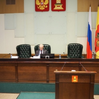 Комитет по бюджету и налогам рассмотрел законопроекты об областном бюджете и бюджете ТФОМС на 2023-2025 годы