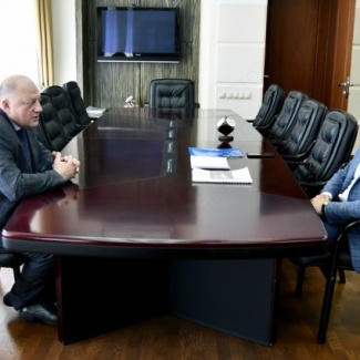 Сергей Голубев провел рабочую встречу с директором Тверского ТЮЗа Александром Бахаревым