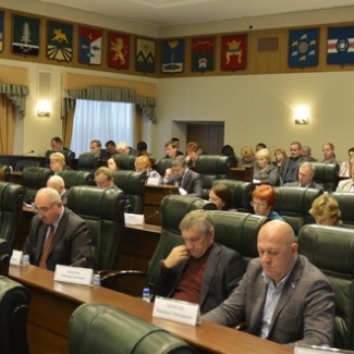 В областном парламенте прошли публичные слушания по обсуждению параметров регионального бюджета-2018