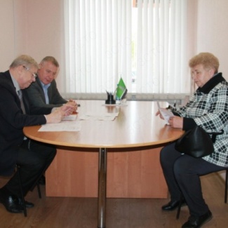 Депутаты решают проблемы избирателей