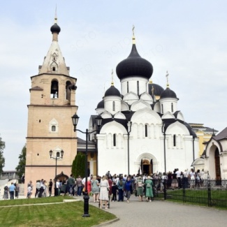 В Старицком Свято-Успенском монастыре отметили православный праздник Успения Пресвятой Богородицы и напутствовали первоклассников