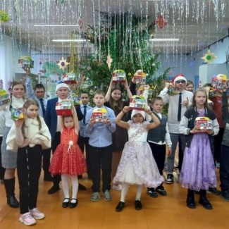 Депутаты дарят подарки детям Тверской области