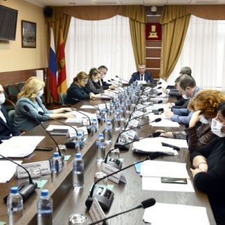 Состоялось заседание комитета по транспорту и жилищно-коммунальному комплексу