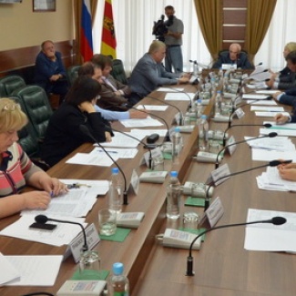 Комитеты готовятся к пленарному заседанию