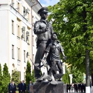 В Твери прошла торжественная церемония открытия памятника «Защитникам правопорядка и закона»