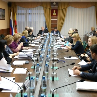 Комитет рекомендует принять новый закон о местном референдуме и изменить границы судебных участков